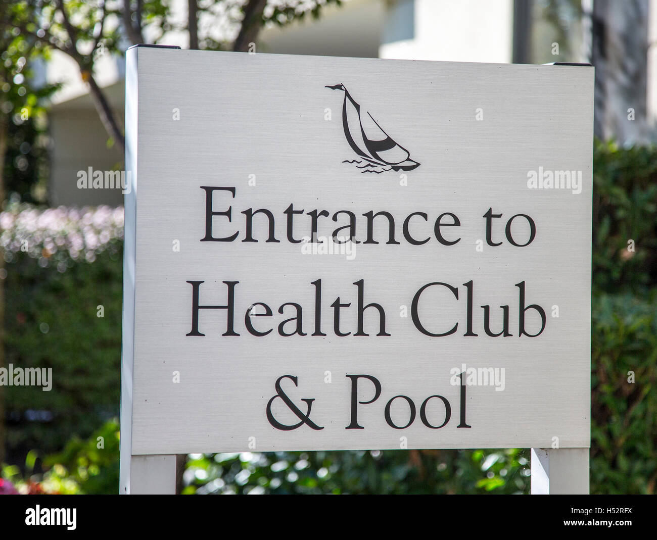 Sign in front of an apartment complex in Port Washington, New York