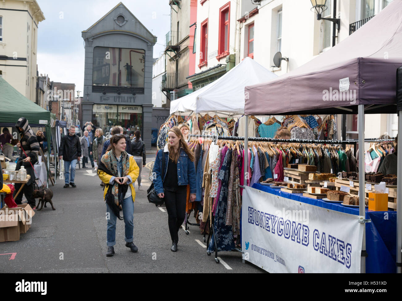 People shopping in the street market, the Lanes, Brighton, East Sussex, UK Stock Photo
