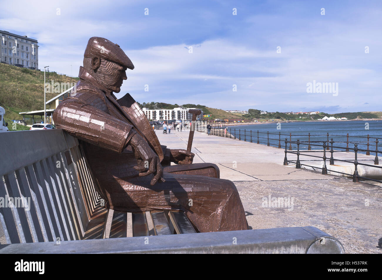 dh North Bay SCARBOROUGH NORTH YORKSHIRE Giant sculpture Freddie Gilroy