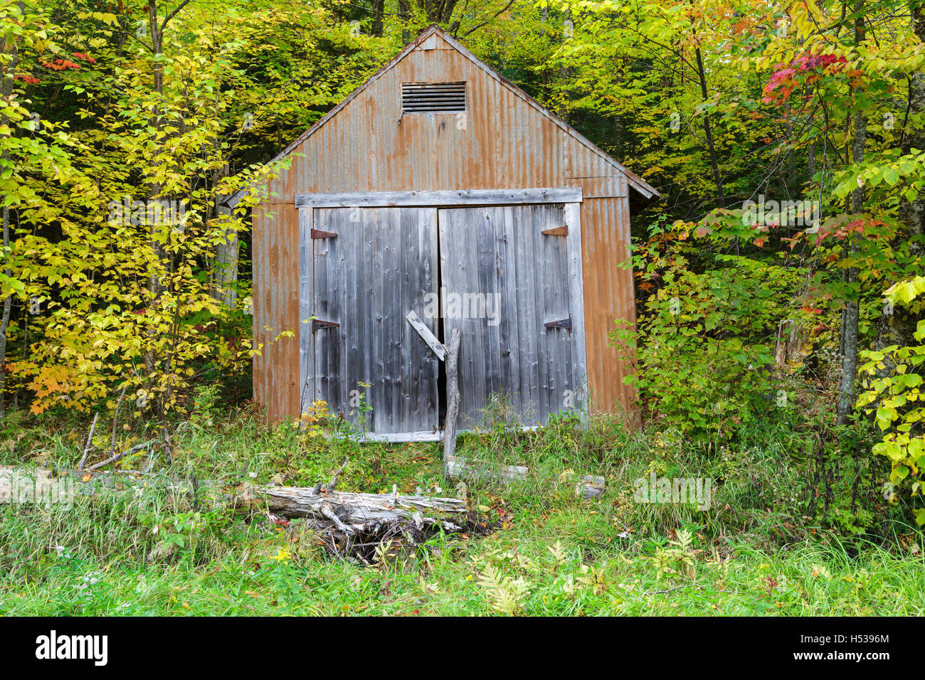 Old shed at the Fabyan Guard Station along the old Jefferson Turnpike (now Old Cherry Mountain Road) in Carroll, New Hampshire. Stock Photo