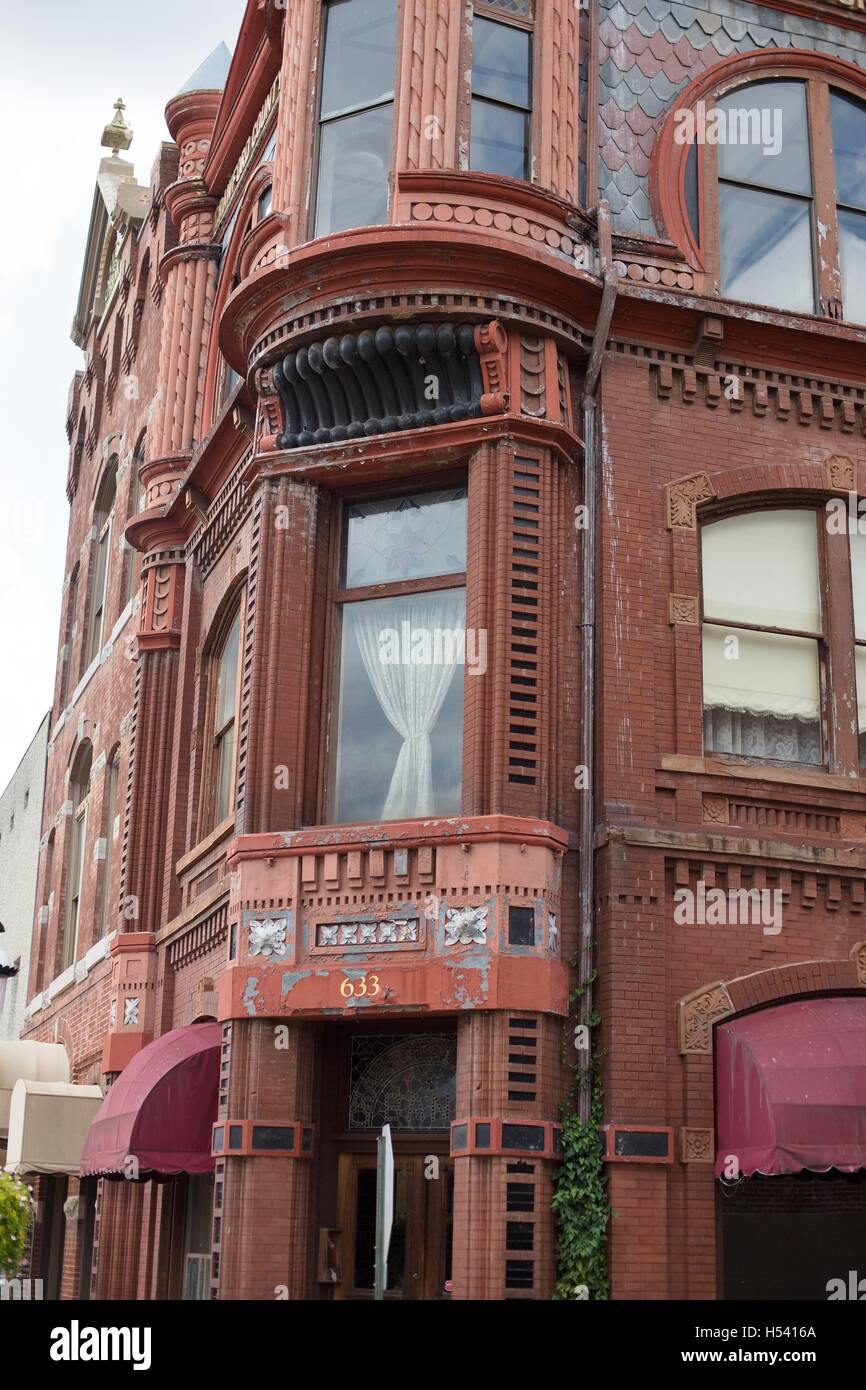 The historic Crawford County Bank building located in Van Buren