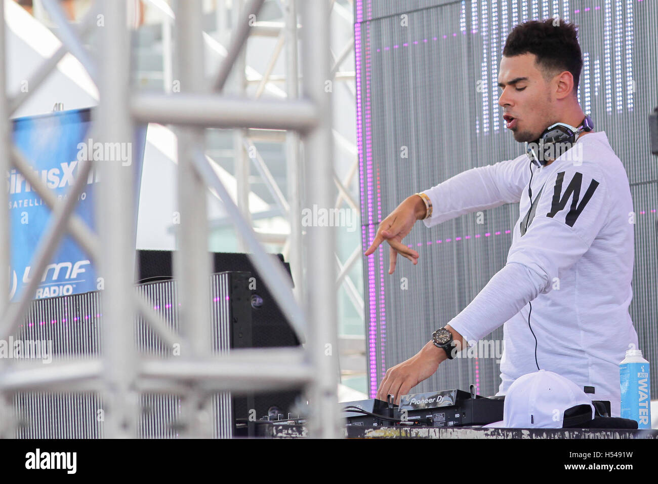 Sirius xm dj hires stock photography and images Alamy