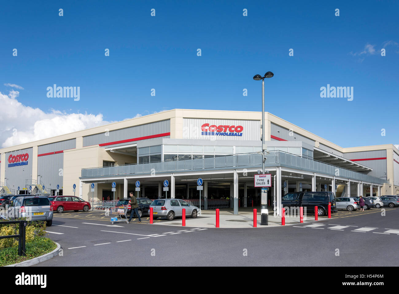 Costco Wholesale Store, Hanworth Road, Sunbury-on-Thames, Surrey, England, United Kingdom Stock Photo