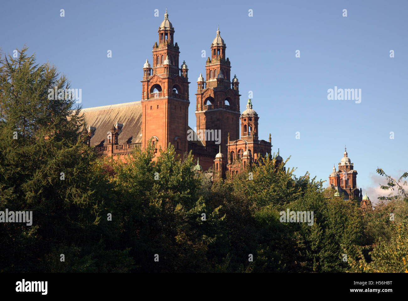 Glasgow Kelvingrove museum exterior  from the kelvin river Stock Photo