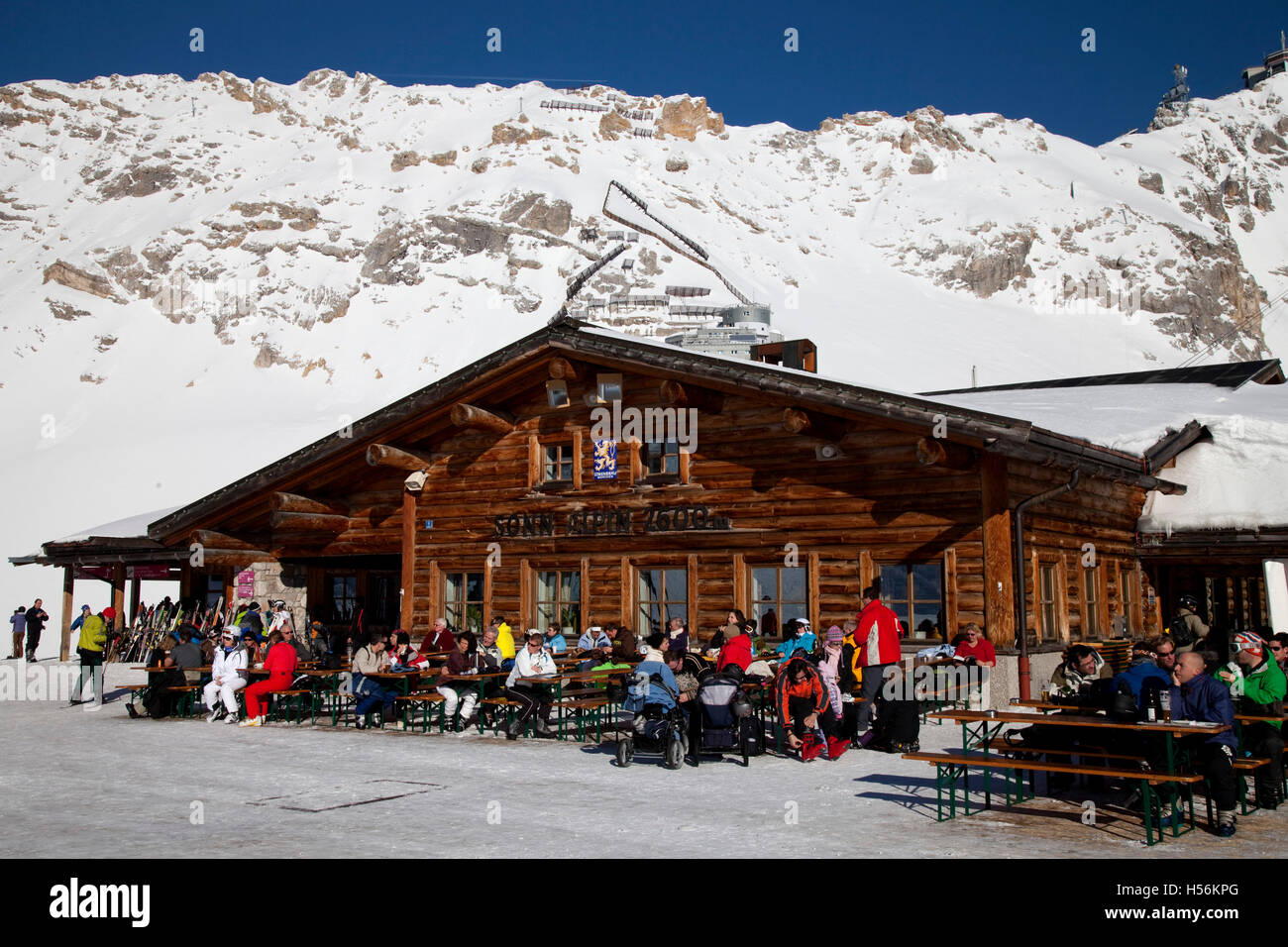 Sonn Alpin, 2600m, restaurant, winter, Zugspitzplatt plateau, Mt Zugspitze, Bavaria Stock Photo