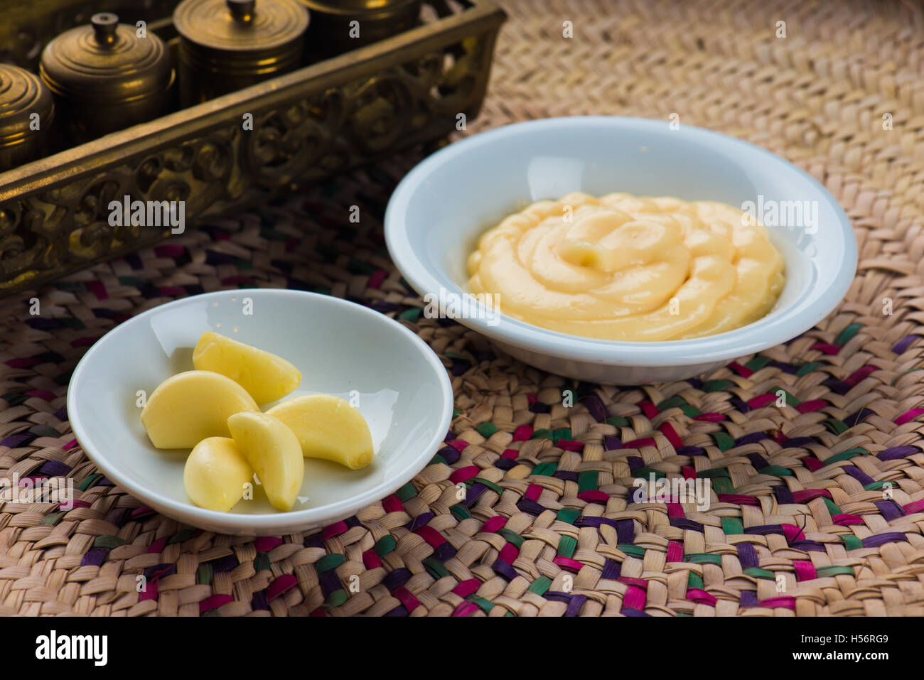 arabic garlic sauce Stock Photo Alamy