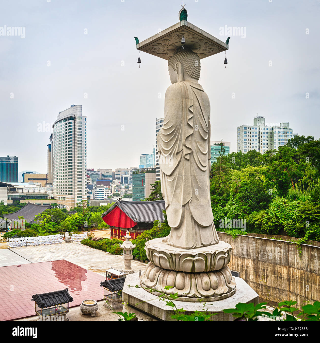 Buddha statue at Bongeunsa temple. Seoul. South Korea Stock Photo Alamy