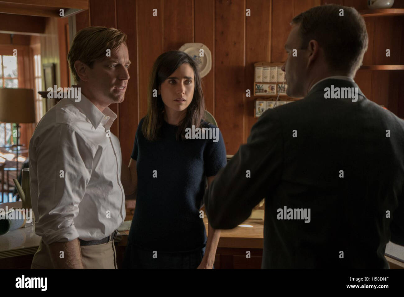 american-pastoral-2016-ewan-mcgregor-jennifer-connelly-ewan-mcgregor