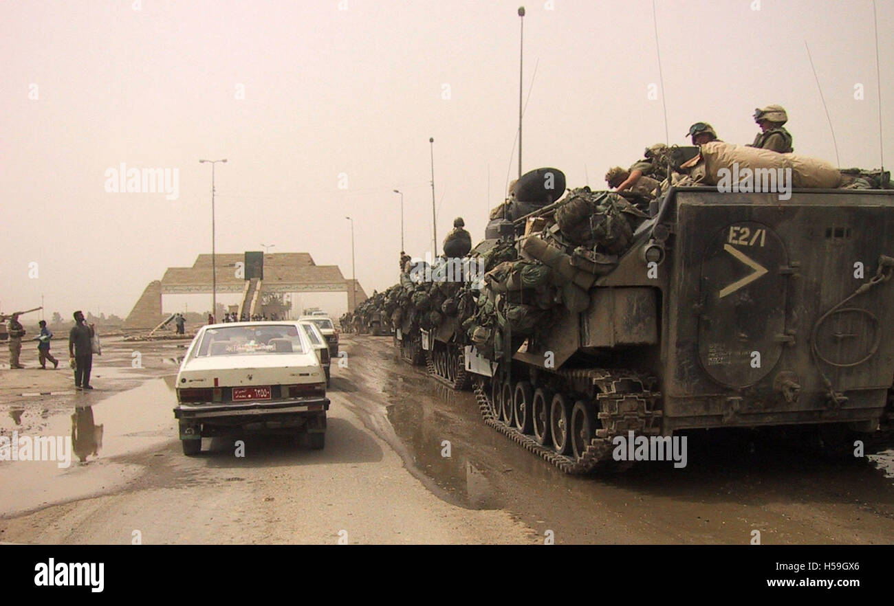 26th April 2003 AAV-P7/A1 amphibious assault vehicles of the U.S. Marines Corps outside the city gates of Nasiriyah in southern Iraq. Stock Photo