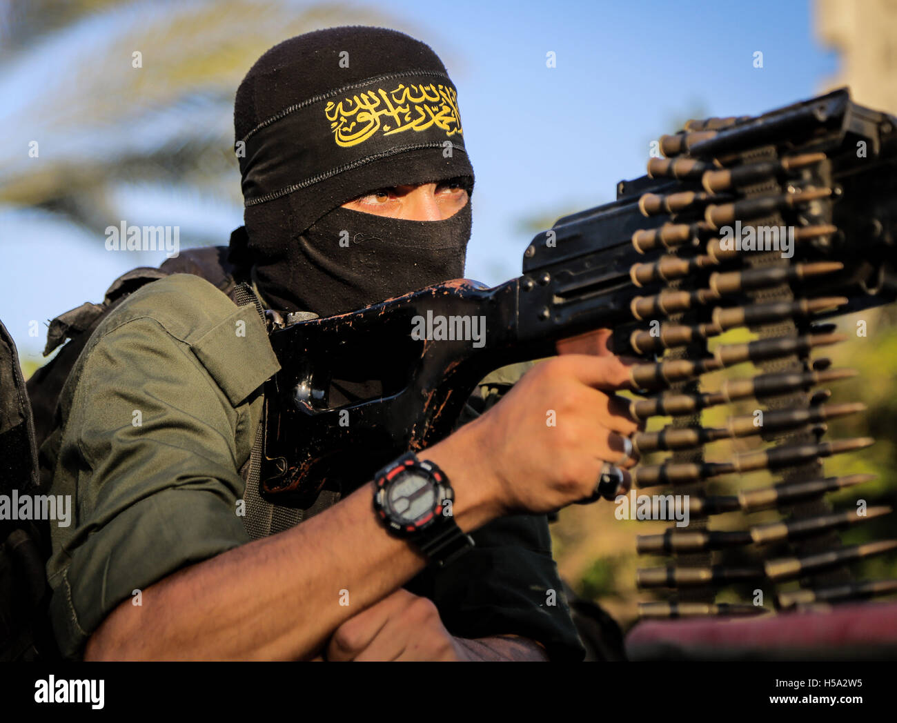 Gaza. 19th Oct, 2016. Members of AlQuds Brigades, armed wing of