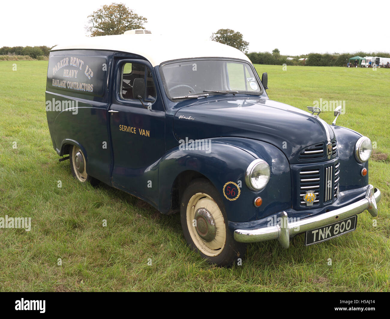 Classic Austin van on display at Lineside vintage weekend Stock Photo