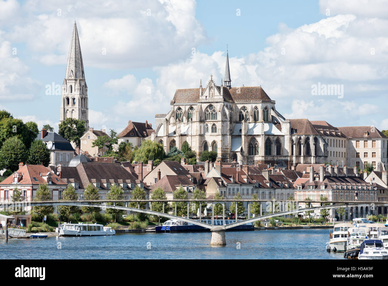 Saint germain hi-res stock photography and images - Alamy