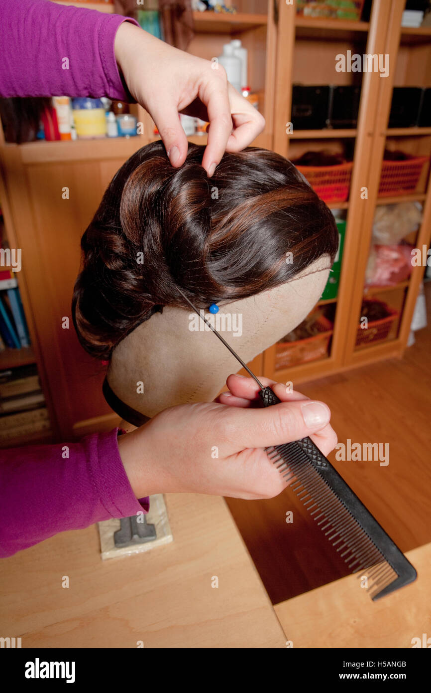 Wig Maker Stock Photos & Wig Maker Stock Images Alamy