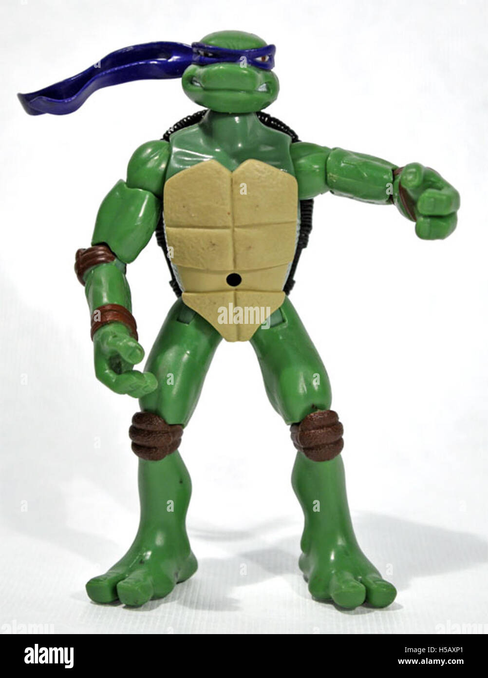 https://c8.alamy.com/comp/H5AXP1/teenage-mutant-ninja-turtle-toy-H5AXP1.jpg