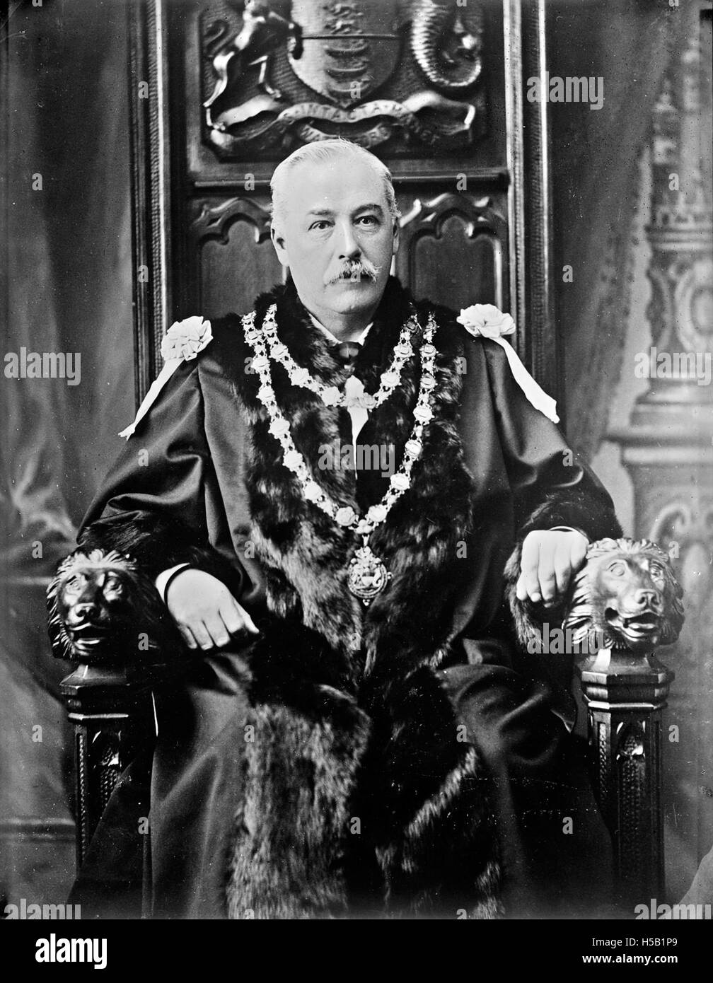 Official robes Black and White Stock Photos & Images - Alamy