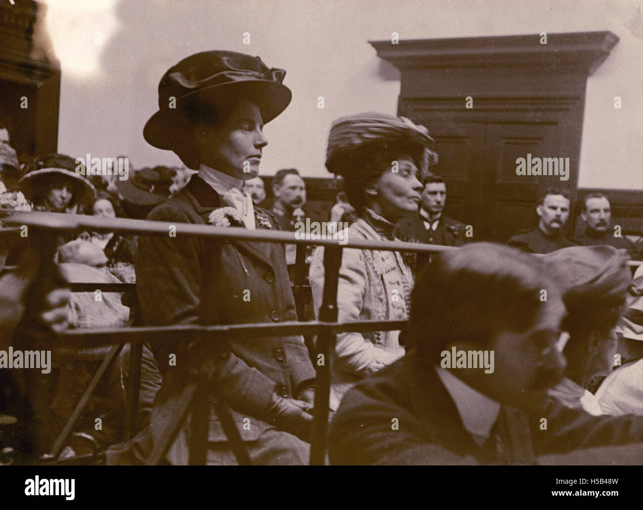Evelina Haverfield and Emmeline Pankhurst in court, c.1909. Stock Photo