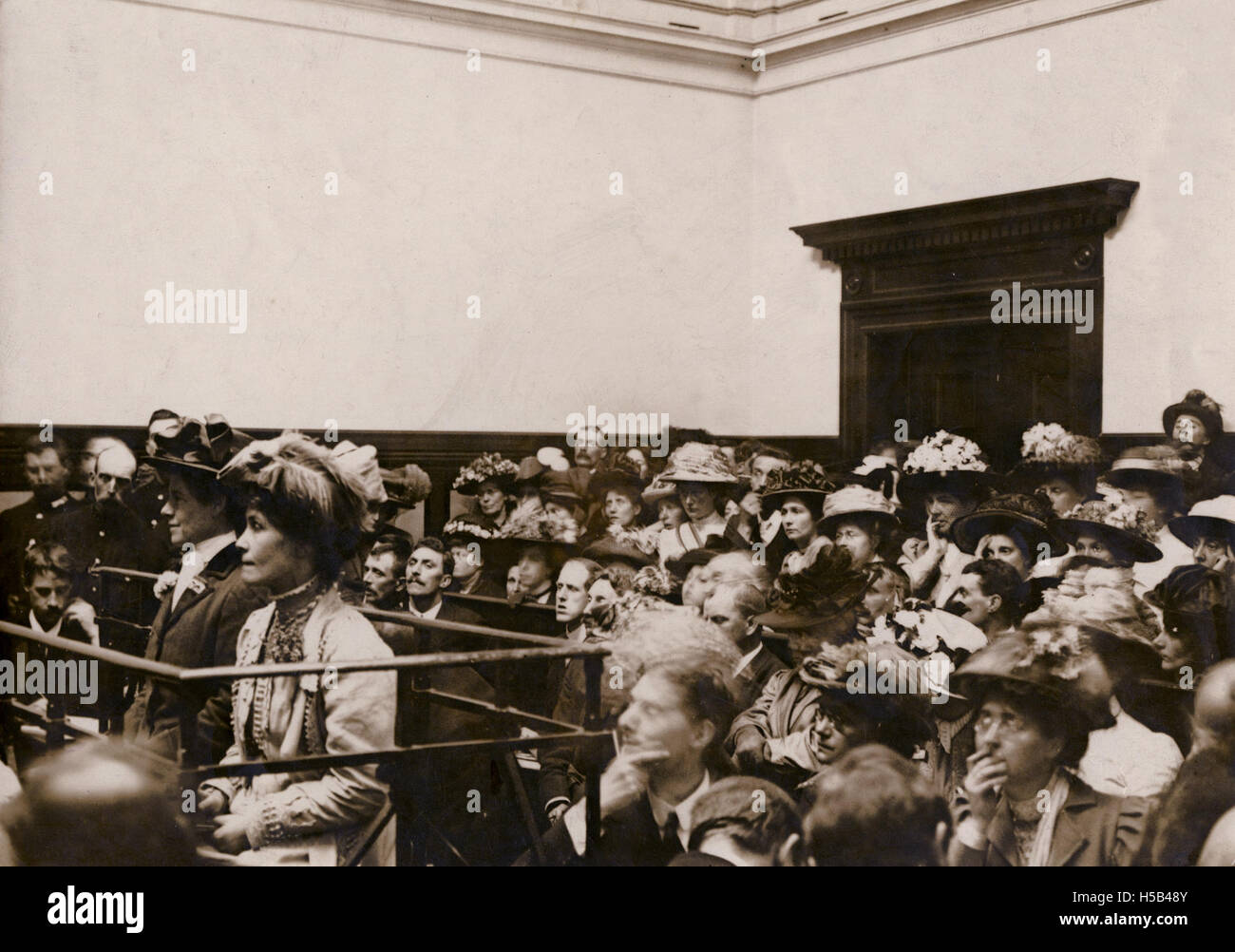 Evelina Haverfield and Emmeline Pankhurst in court, c.1909. Stock Photo