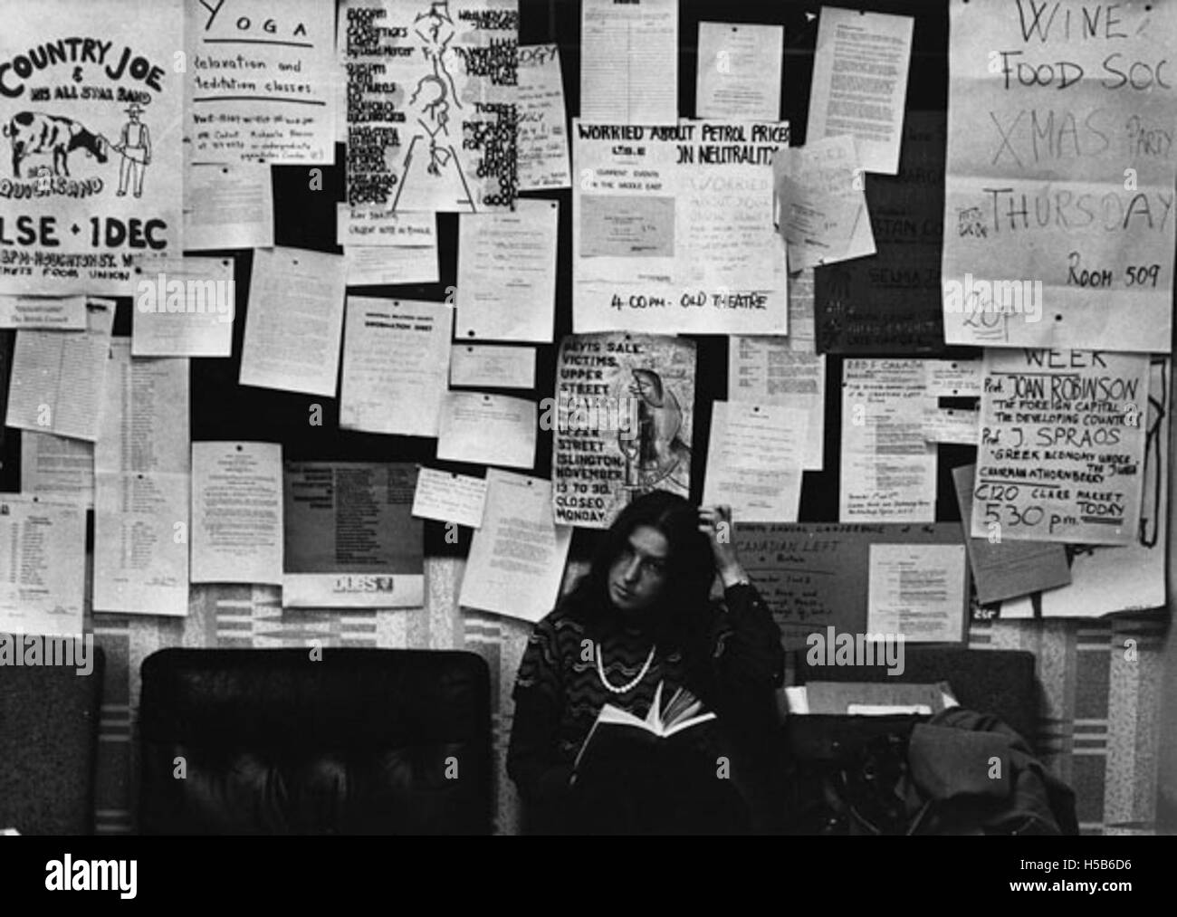 Old notice board Black and White Stock Photos & Images Alamy