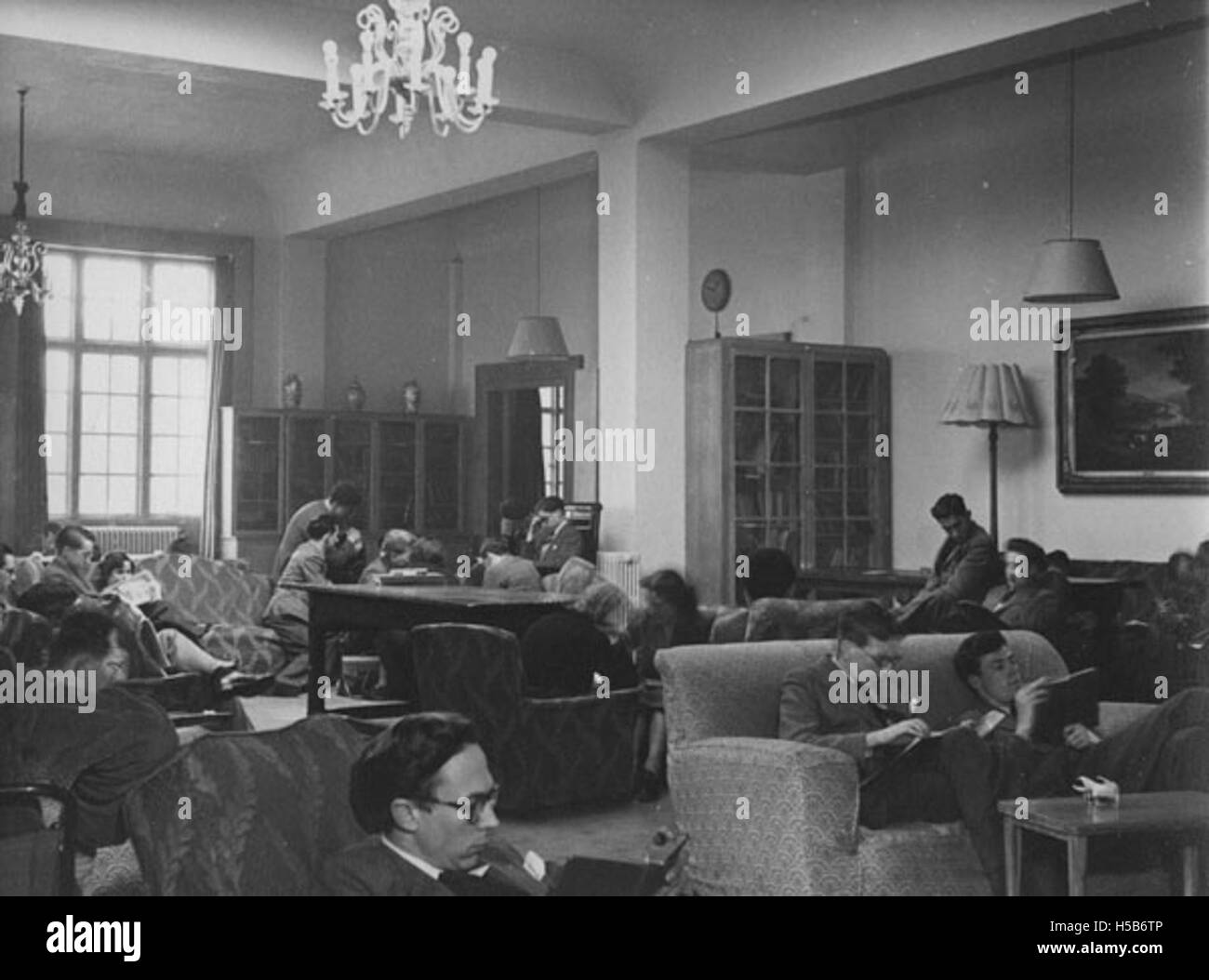 1950s classroom hi-res stock photography and images - Alamy
