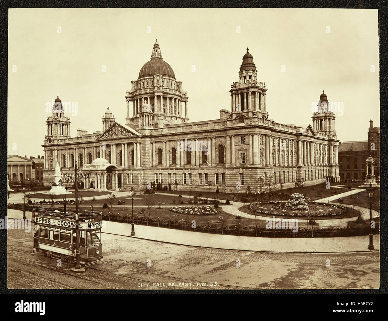 Belfast City Hall Stock Photo Alamy