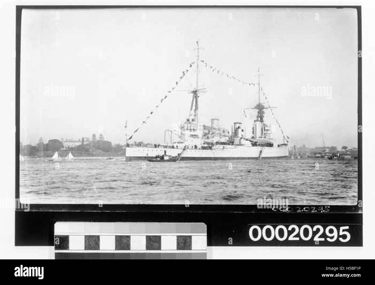HMS NEW ZEALAND off Kirribilli, Sydney Stock Photo