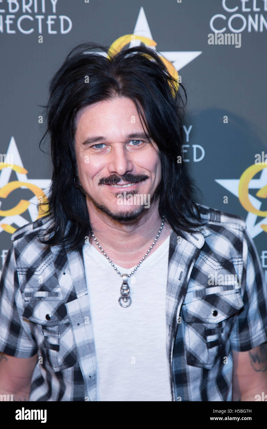 Gilby Clarke attends Celebrity Connected Luxury Gifting Suite Honoring