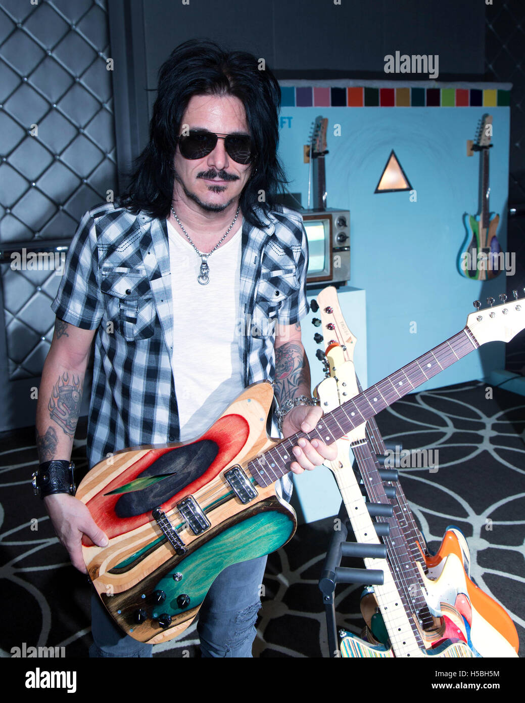 Gilby Clarke attends Celebrity Connected Luxury Gifting Suite Honoring