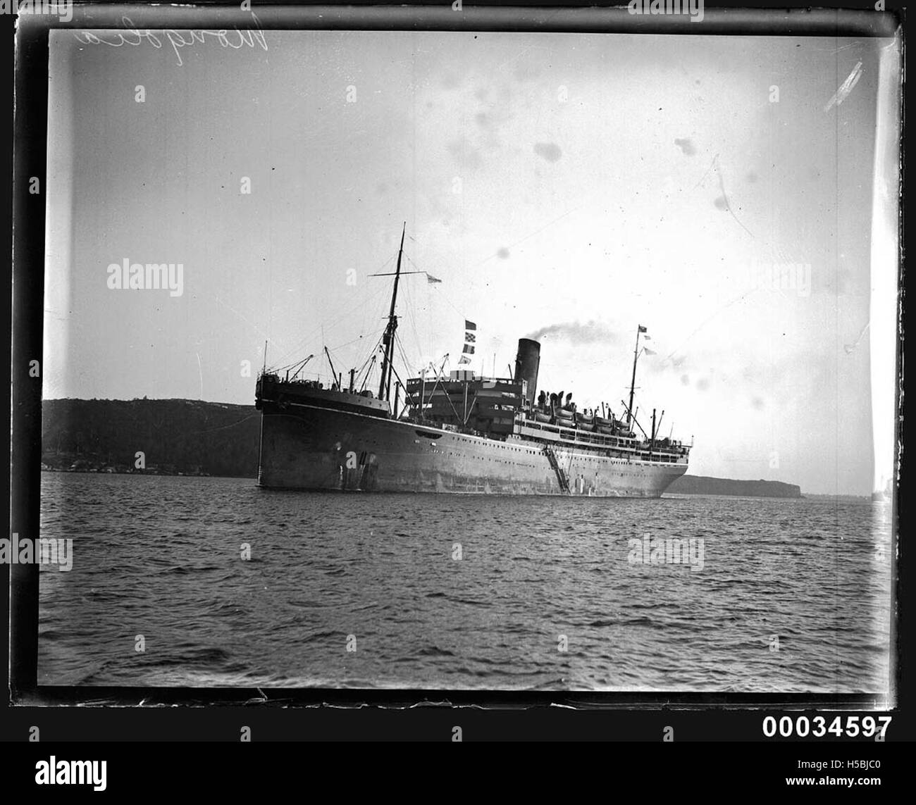SS MONGOLIA III off Middle Head in Sydney, 1923-1937 Stock Photo