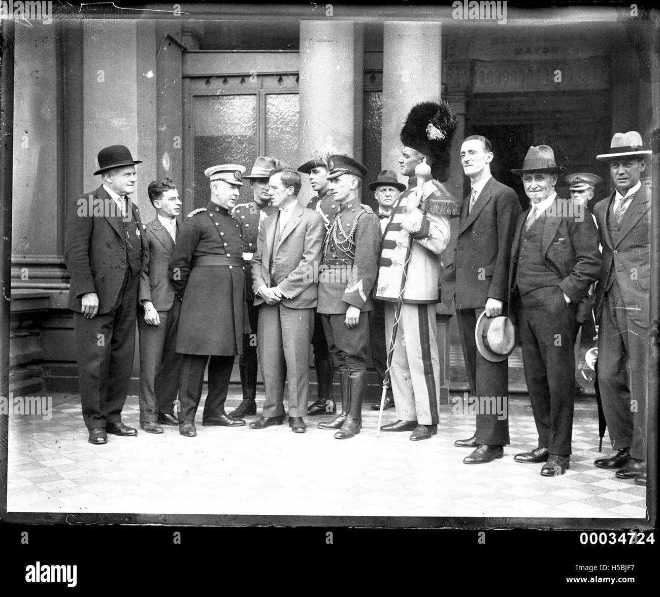 Military portrait 1920 hi-res stock photography and images