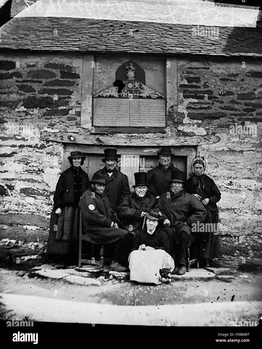 this-image-depicts-the-residents-of-the-almshouses-in-cerrigydrudion-a