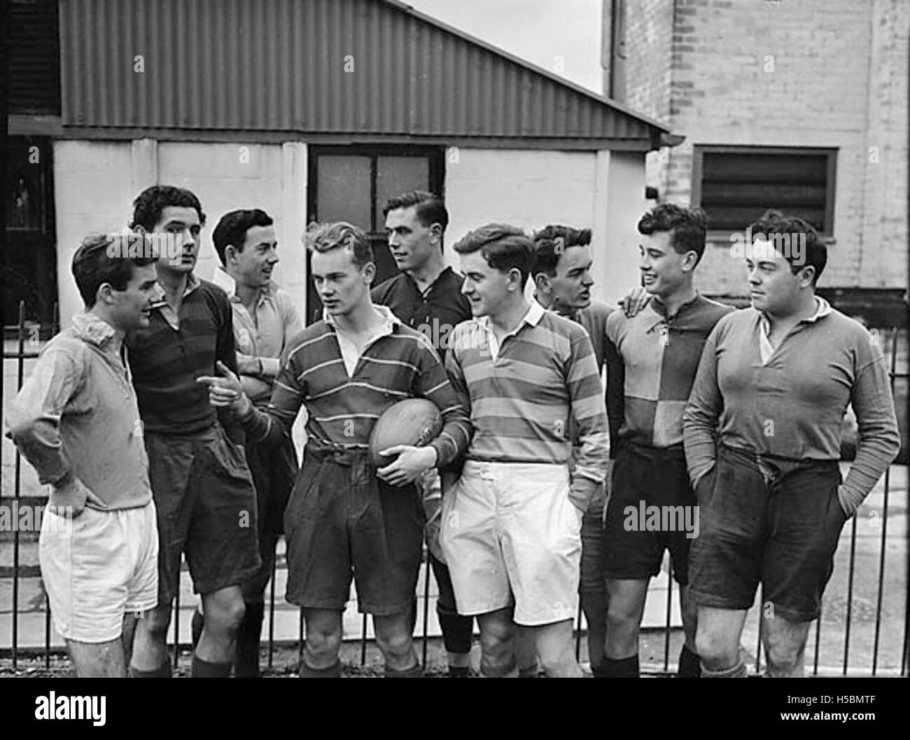 Llandrindod School rugby team against old boys Stock Photo
