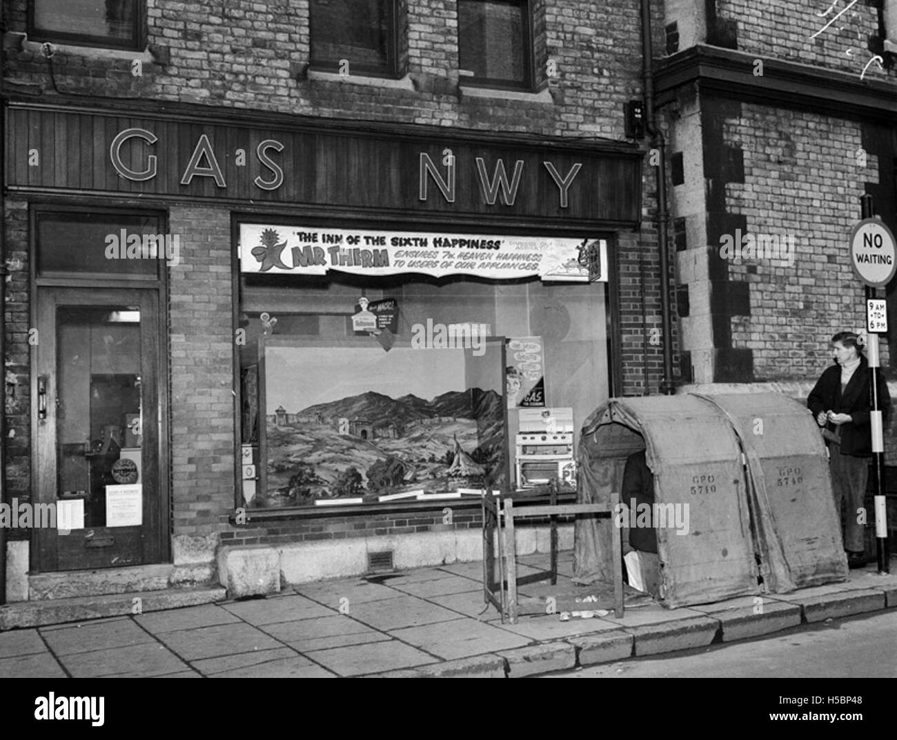 Window display in public Black and