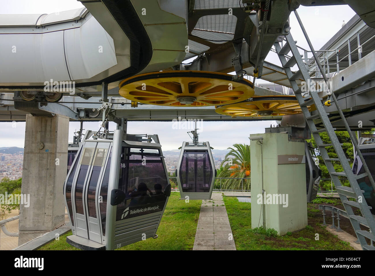 The Teleferic ropeway cable car to Montjuic in Barcelona Stock Photo ...