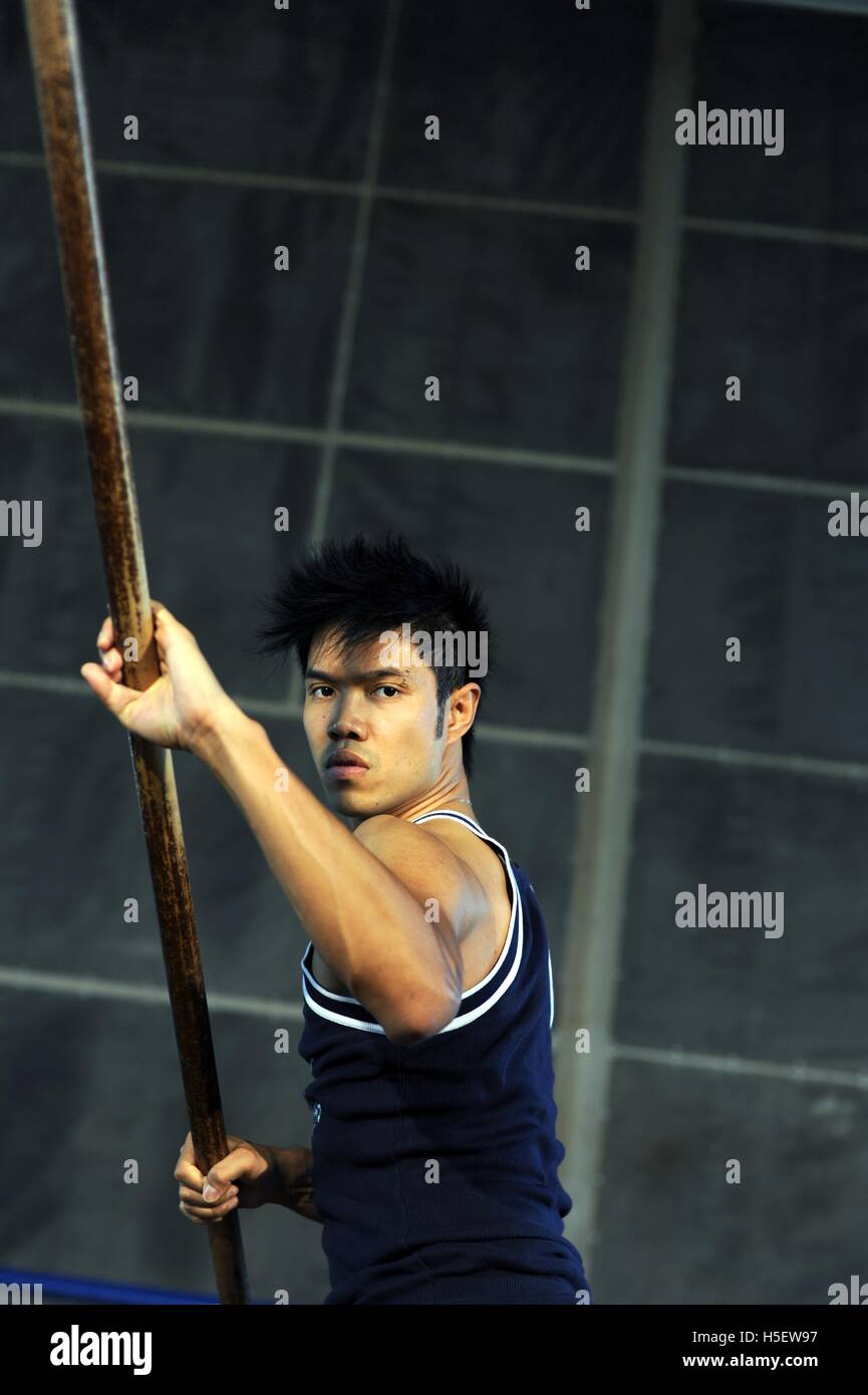 Kung fu stick fighter Stock Photo - Alamy