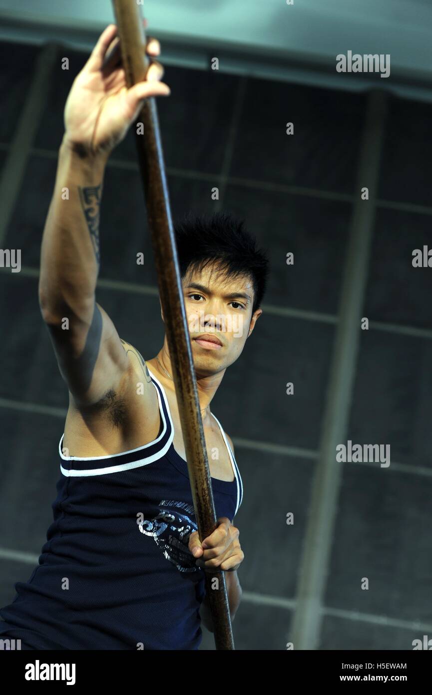 Kung fu stick fighter Stock Photo - Alamy