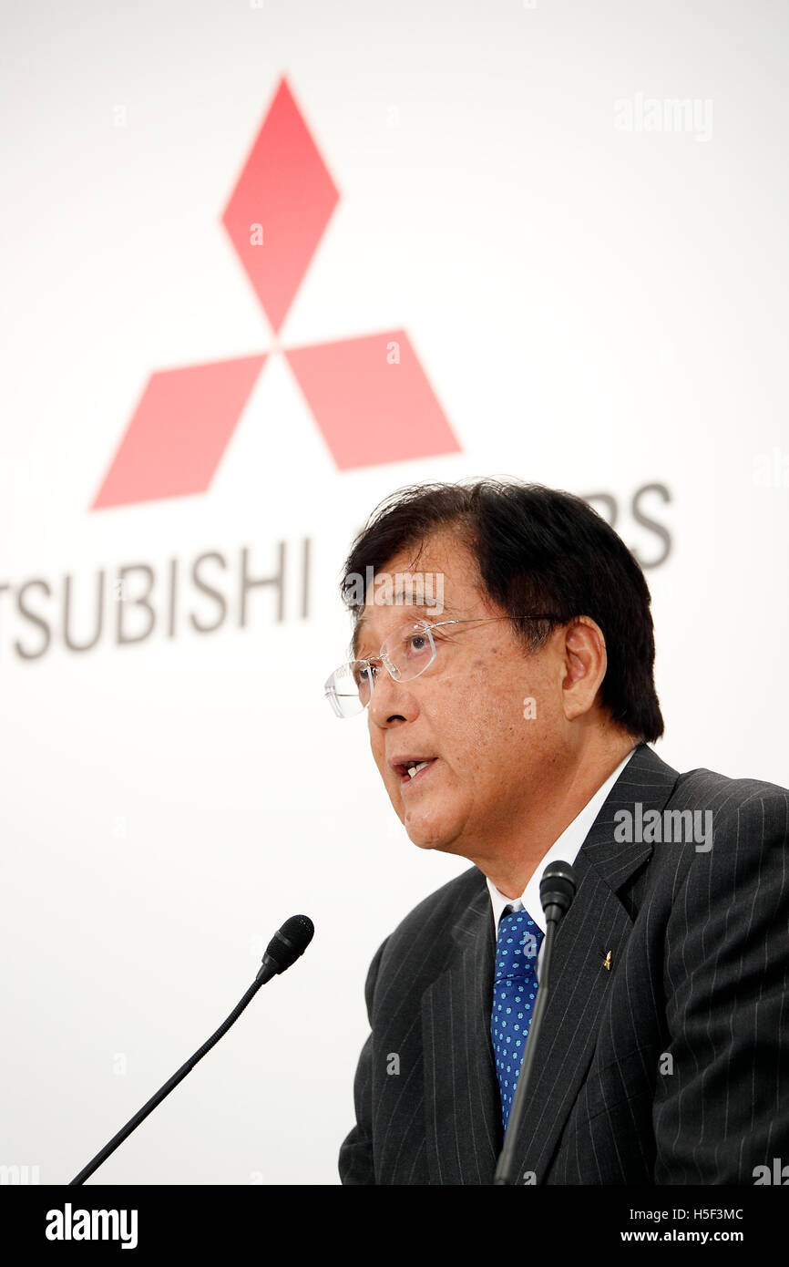 Tokyo, Japan. 20th October, 2016.  Osamu Masuko, Mitsubishi Motors Corporation (MMC) President and Chief Executive Officer speaks during a press conference on October 20, 2016, Tokyo, Japan. Ghosn announced that Nissan completed its acquisition of a 34% equity stake in MMC for 237 billion yen, becoming its single largest shareholder. Credit:  Rodrigo Reyes Marin/AFLO/Alamy Live News Stock Photo