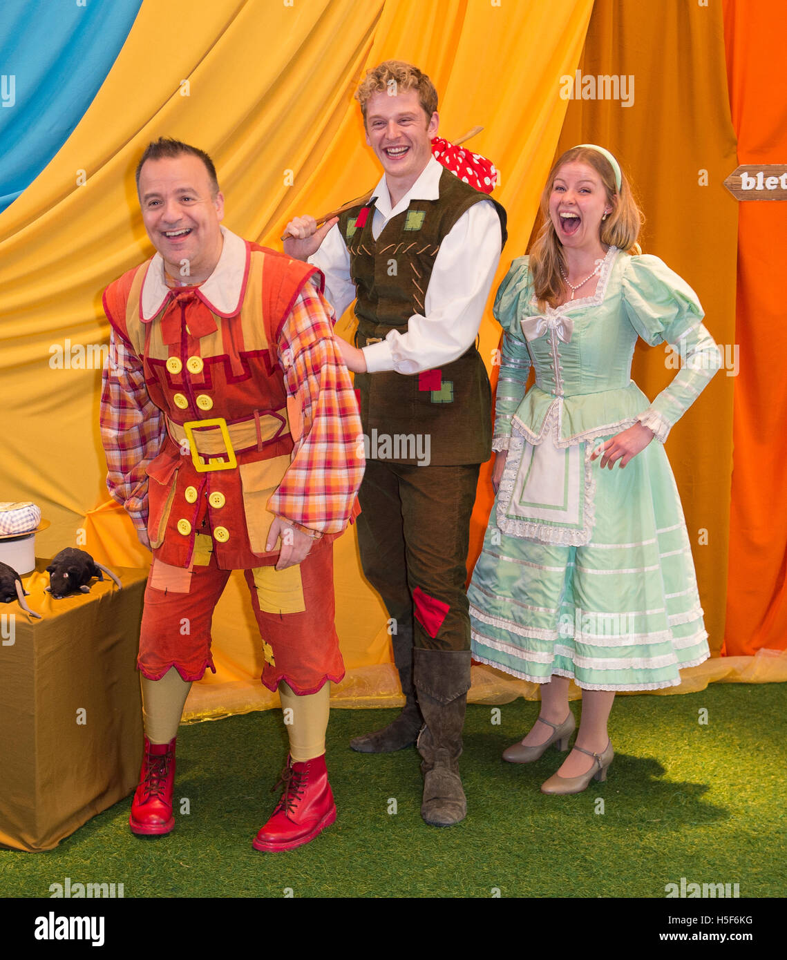 Kev Orkian Idle Jack Chris Jenkins Dick Whittington Hannah Ponting Alice Fitzwarren Press Call For This Years Purrr Fect Family Pantomime Dick Kev Orkian Idle Jack Chris Jenkins Dick Whittington Hannah Ponting Alice Fitzwarren Press Call For This Years Purrr Fect Family Pantomime Dick