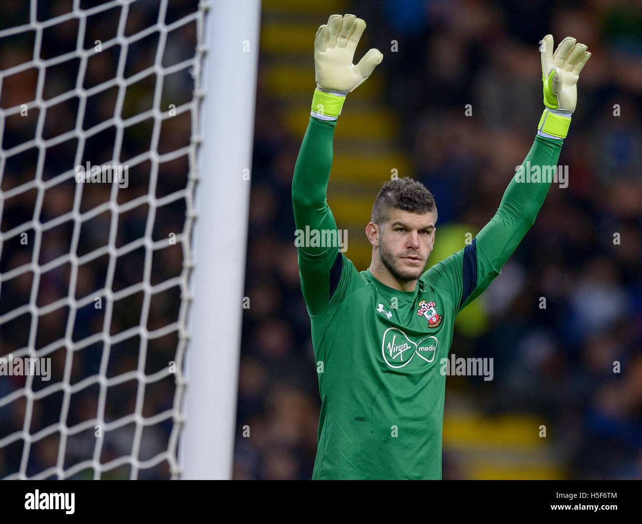 Milan, Italy. 20th October, 2016. Giuseppe Meazza stadium Milan, Italy. 20th October, 2016. Fraser Forster gestures during the Uefa Europa League football match between FC Internazionale and Southampton FC. Credit:  Nicolò Campo/Alamy Live News Stock Photo