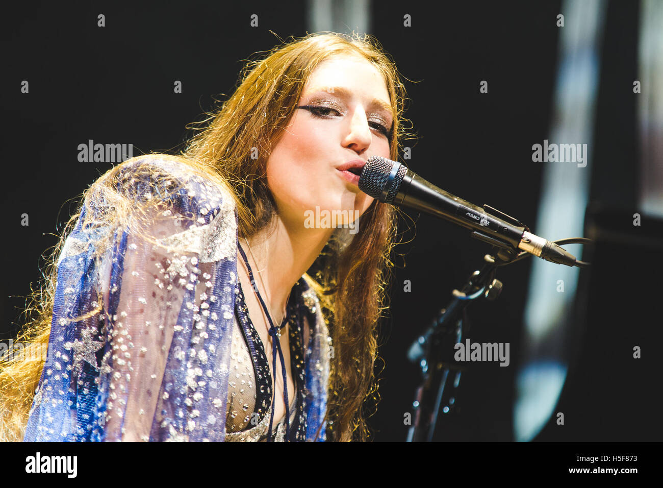 London, UK. 20th October, 2016. October 20, 2016 - English musician/singer/songwriter, Jasmine Lucilla Elizabeth Jennifer van den Bogaerde, better known by her stage name Birdy, performs at the Hammersmith Apollo, London, 2016 Credit:  Myles Wright/ZUMA Wire/Alamy Live News Stock Photo