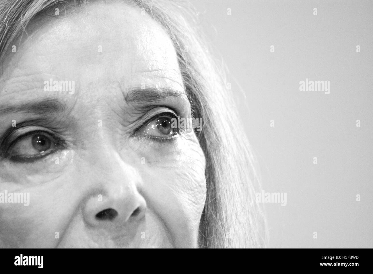 Oviedo, Spain. 20th October, 2016. Spanish actress, Nuri Espert, talks to media during his press conference like winner of Princess of Asturias Awards for Arts at Reconquistal Hotel on October 20, 2016 in Oviedo, Spain. ©David Gato/Alamy Live News Stock Photo