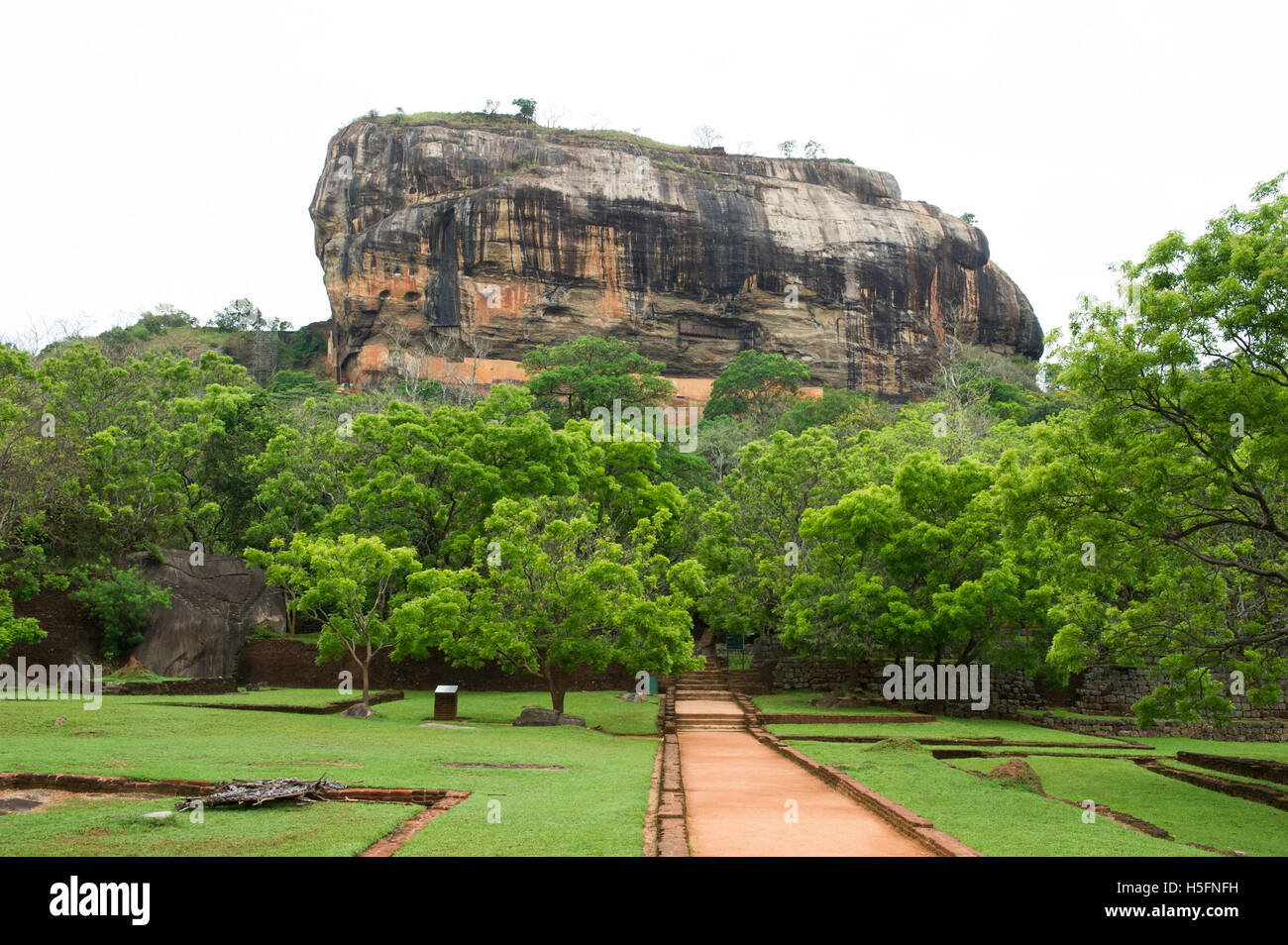 Sigiriya rock fortress (Lion rock), Sigiriya, Sri Lanka Stock Photo