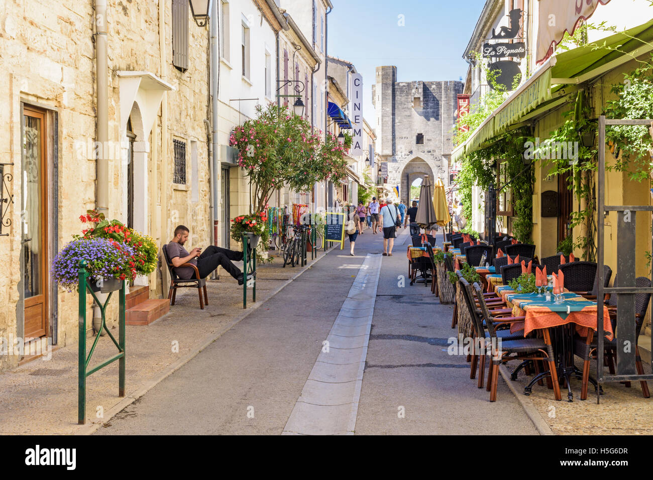 restaurant-lined-street-in-the-medieval-town-of-aigues-mortes-france