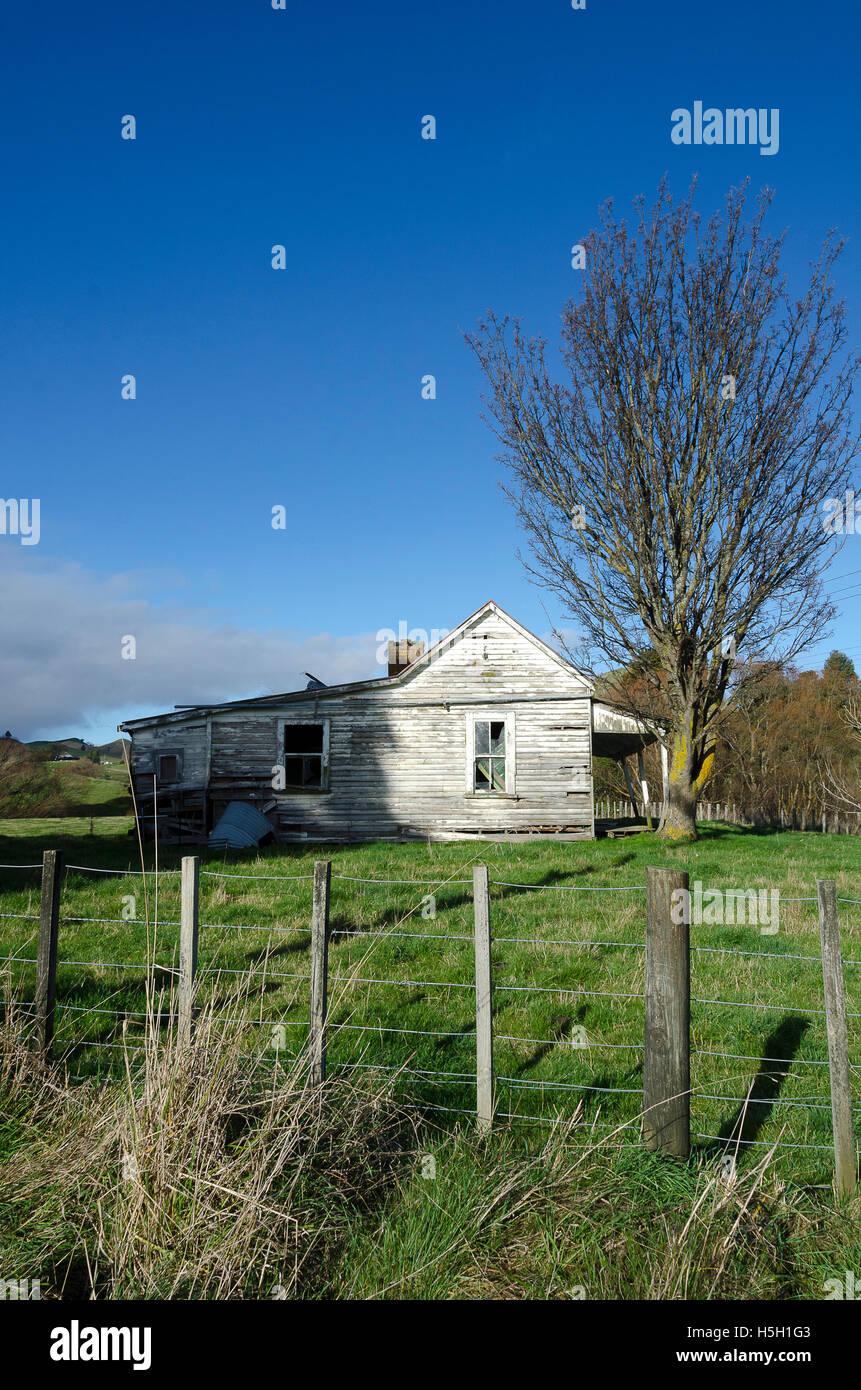 Abandoned house near Taihapi, Rangitikei, North Island, New Zealand