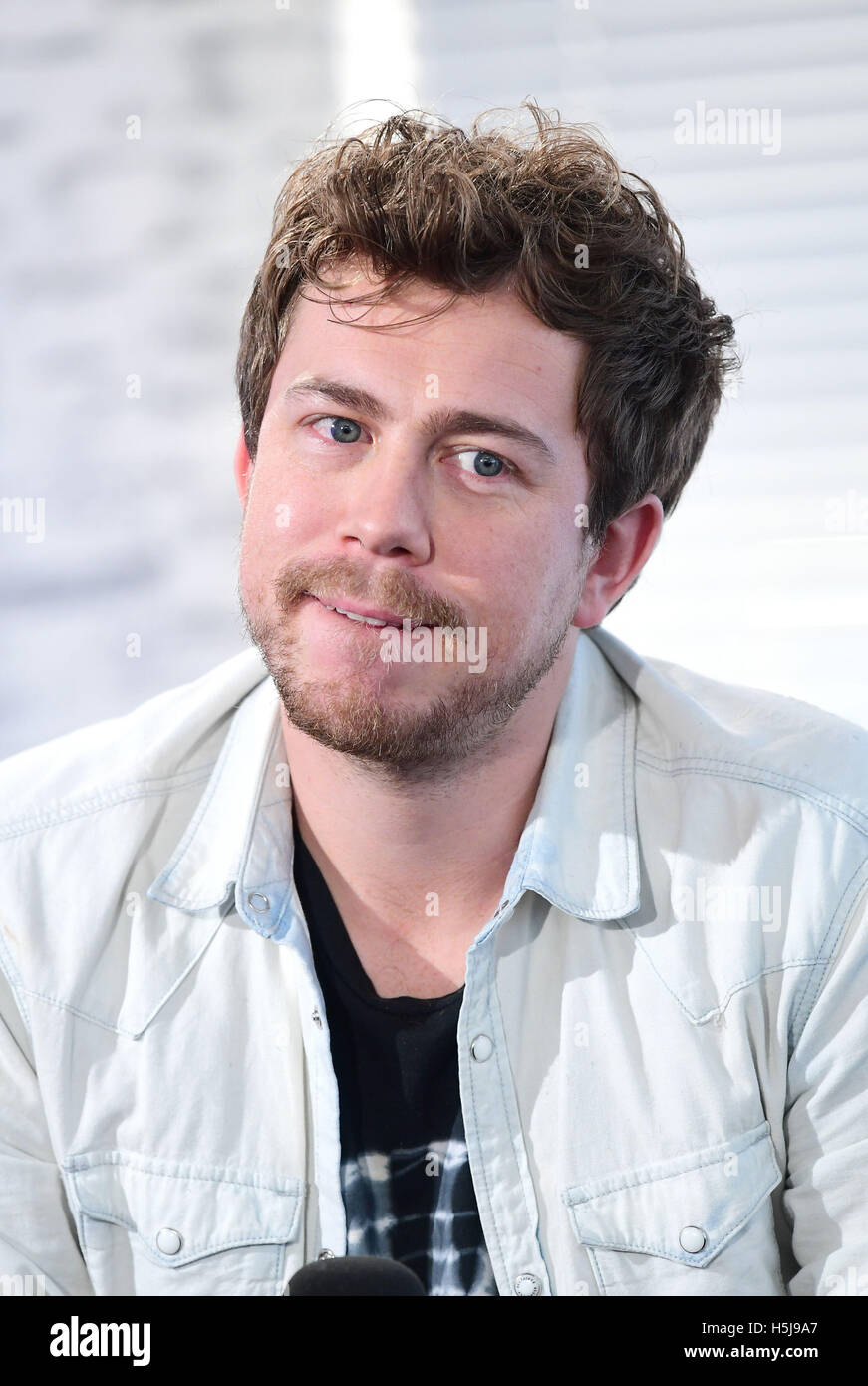 James bourne hi-res stock photography and images - Alamy