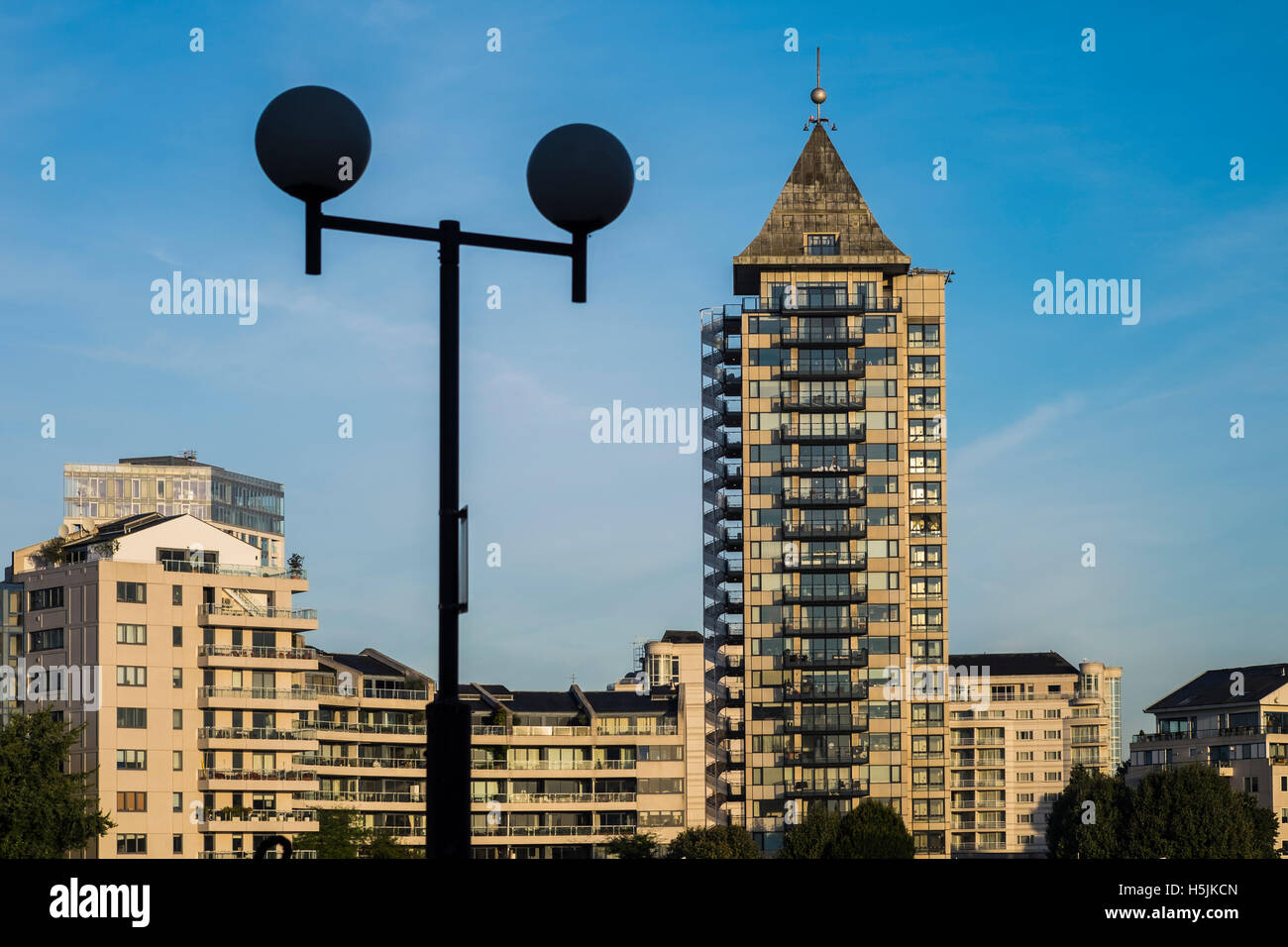 Chelsea Harbour waterfront, River Thames, London, England, U.K Stock