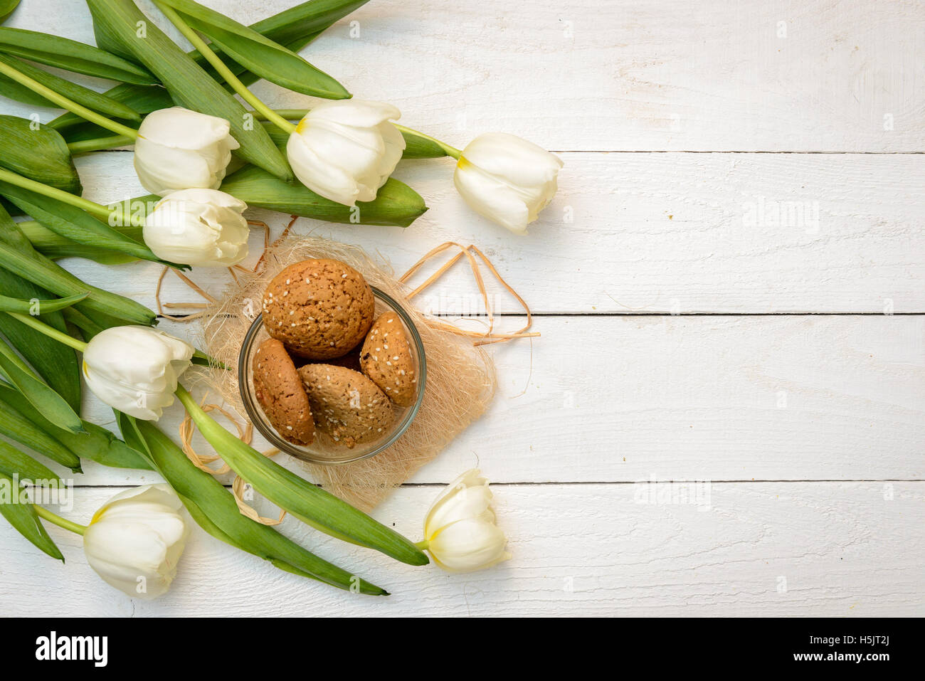 Easter Eggs and tulips on old white wood - Season Background Frame ...