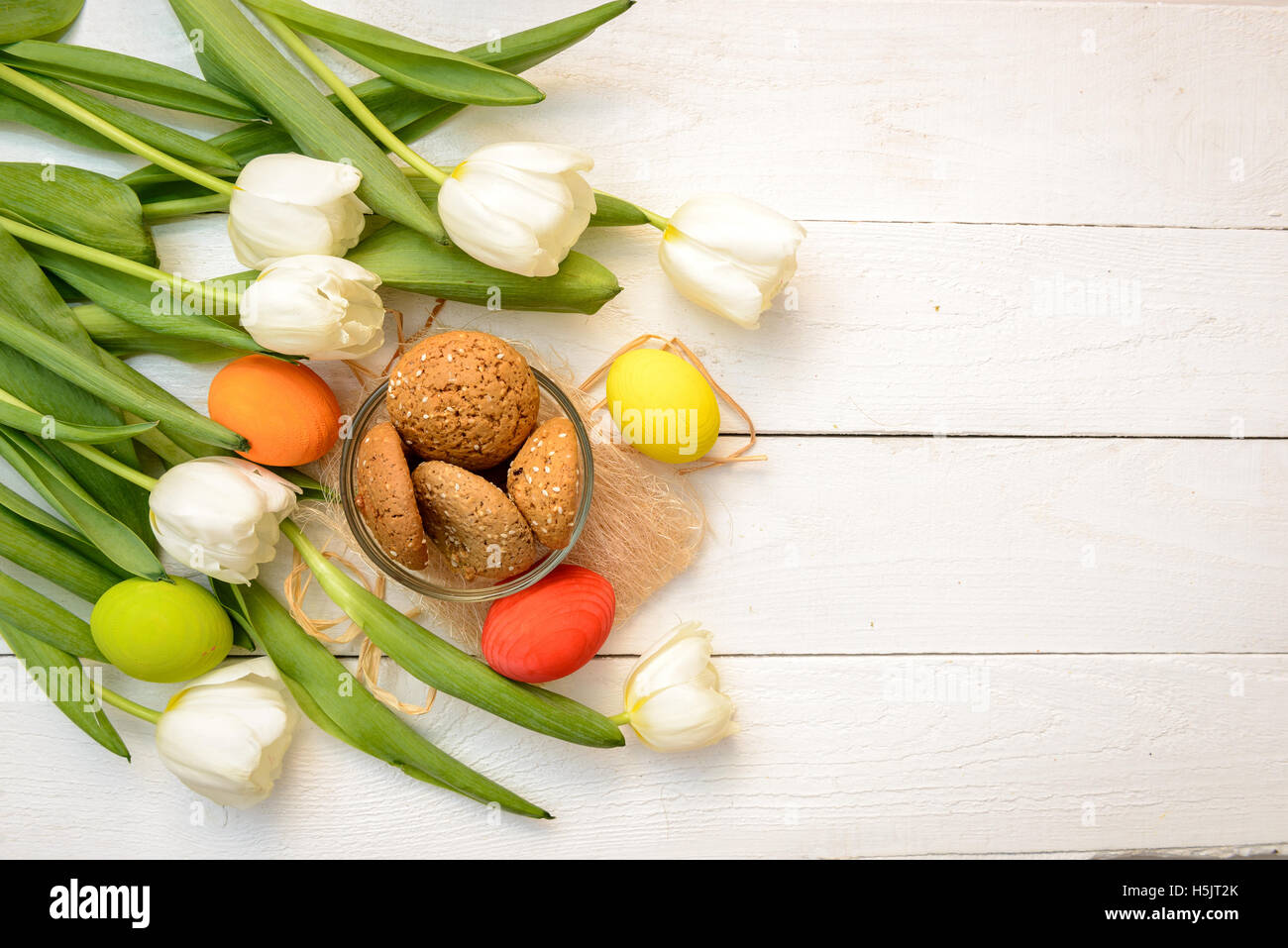 Easter Eggs and tulips on old white wood - Season Background Frame ...