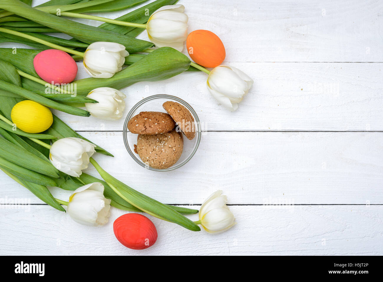 Easter Eggs and tulips on old white wood - Season Background Frame ...