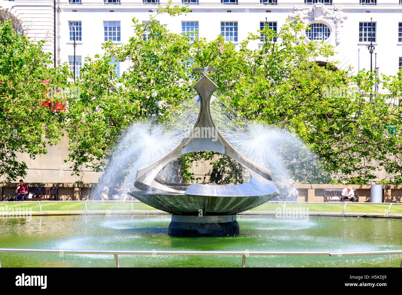 London, UK - July 19, 2016 - The fountain, named as Revolving Torsion, in Gabo Fountain Garden at St Thomas’s Hospital in London Stock Photo