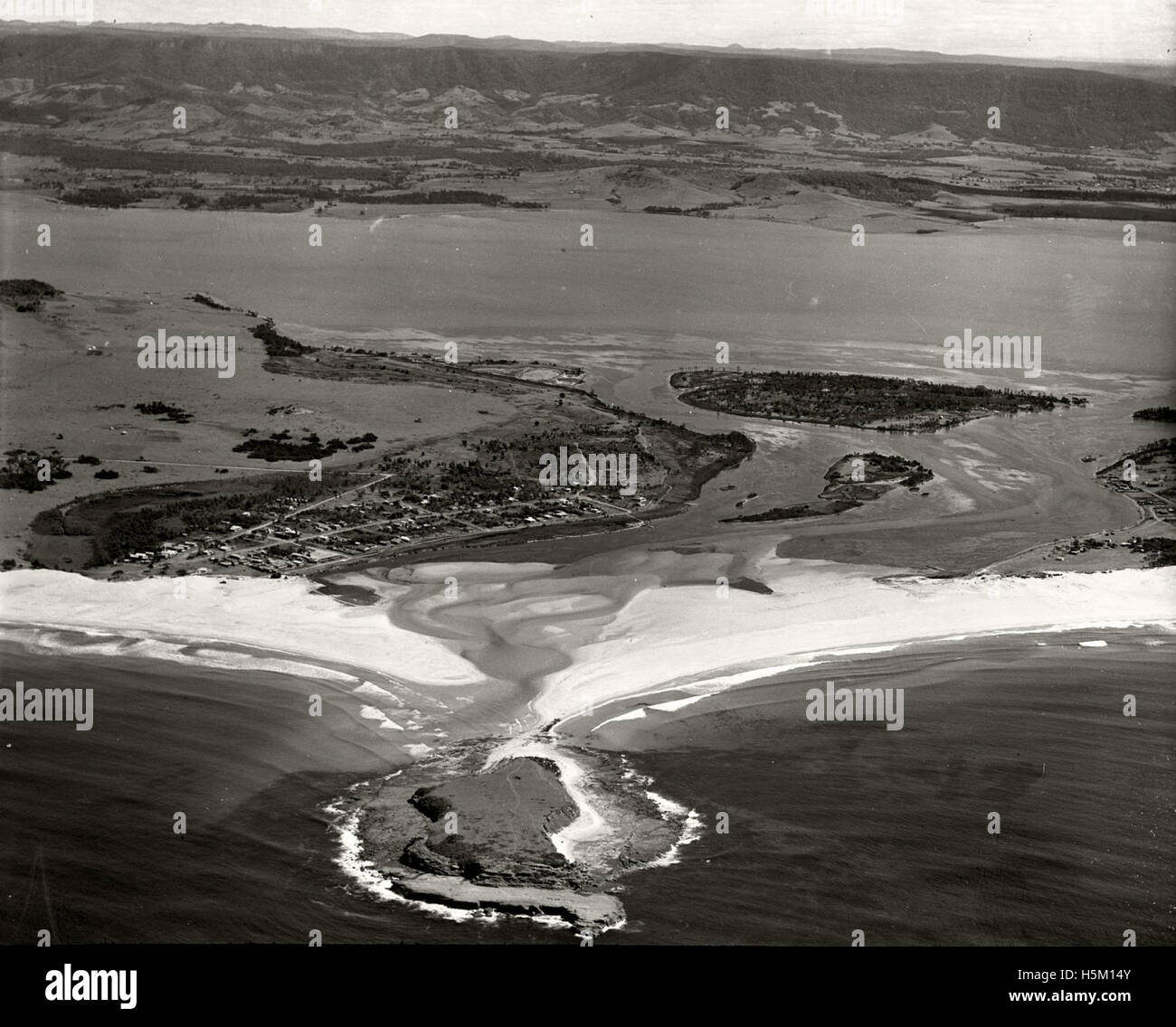 Lake Illawarra Shellharbour, looking west, 1936 RAHS [RAHSAdastra Aerial Survey Stock Photo